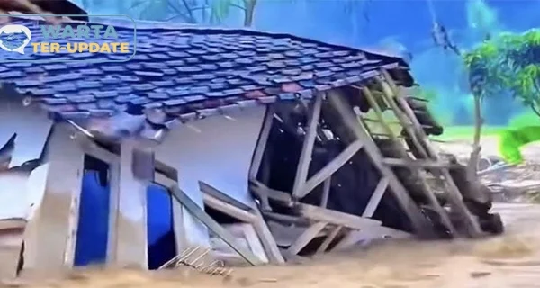 Banjir Bandang Sukabumi Menghancurkan Rumah & Ternak Warga