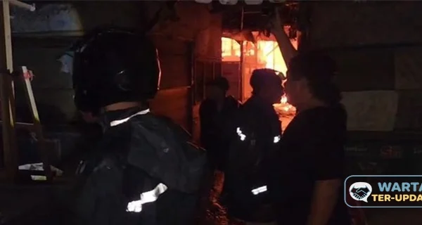 Kebakaran Pasar Lemahabang Cirebon Ratusan Kios Hangus