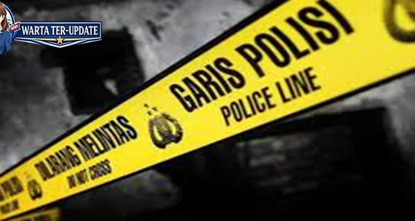 Heboh! Pria Mabuk Naik Rumah Warga Jaksel Atap Sampai Bolong