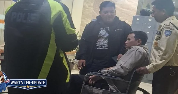 Pemobil Lawan Arah di Bekasi Ditegur Malah Kabur & Seret Motor