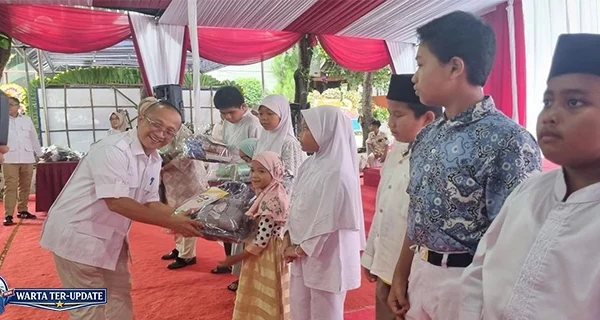 Dewan Pembina Gerindra Santuni Yatim di HUT ke-18