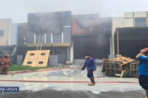 Kebakaran Pabrik Pestisida Tangsel Cemari Sungai Sekitar