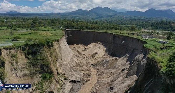 Longsor Raksasa Terjadi Akses Jalan Aceh Tengah Putus